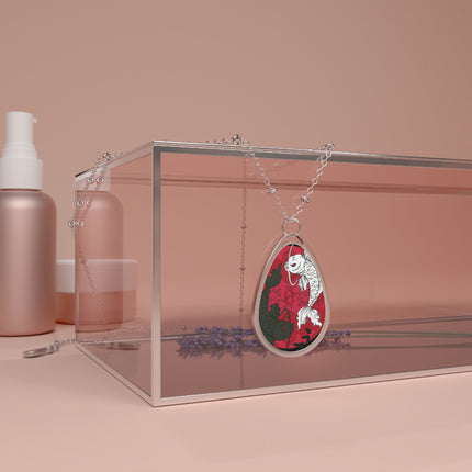 Attraktive ovale Halskette mit Koi-Fisch-Design 