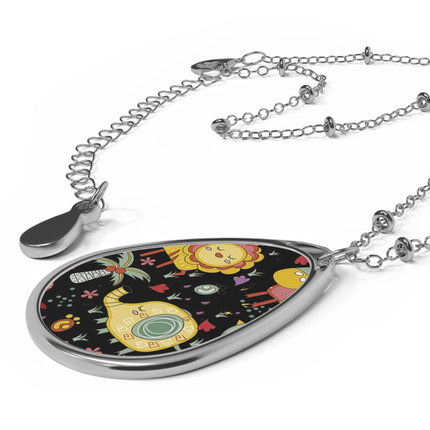 Niedliche ovale Halskette mit Tiermuster-Design 